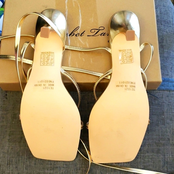 Elisabet Tang Gold Lace Up Square Open Toe Thong 4 inch Heeled SanDals Size 8.5 - Picture 4 of 12